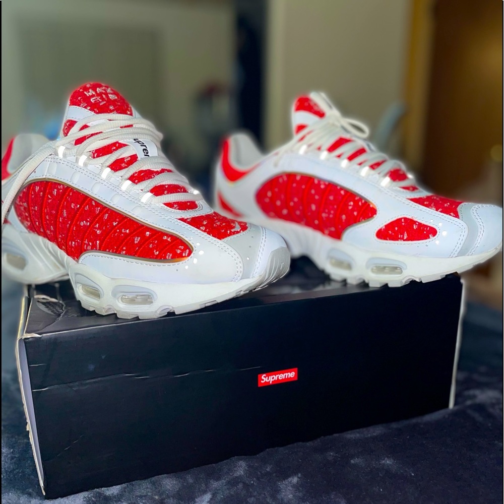 NIKE SUPREME MAX AIR